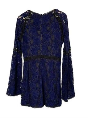 Cupcakes & Cashmere Womens 6 Cally Romper Navy Blue Black Lace Bell Sleeves New